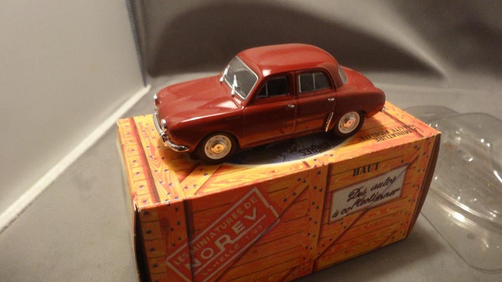 Norev Renault Dauphine rood 1961 - 1:43, Ophalen of Verzenden, Nieuw, Auto, Norev