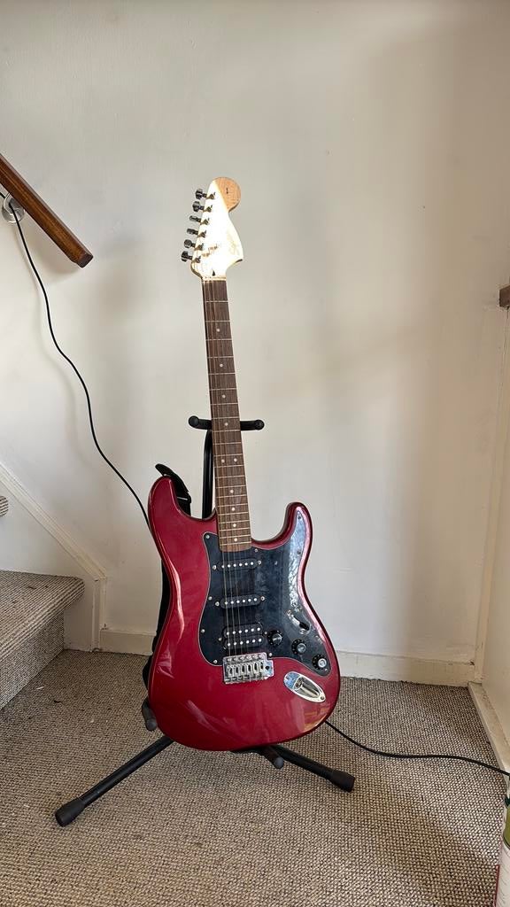 Squier by Fender elektrische gitaar, inc versterker, Ophalen, Fender, Met versterker, Zo goed als nieuw