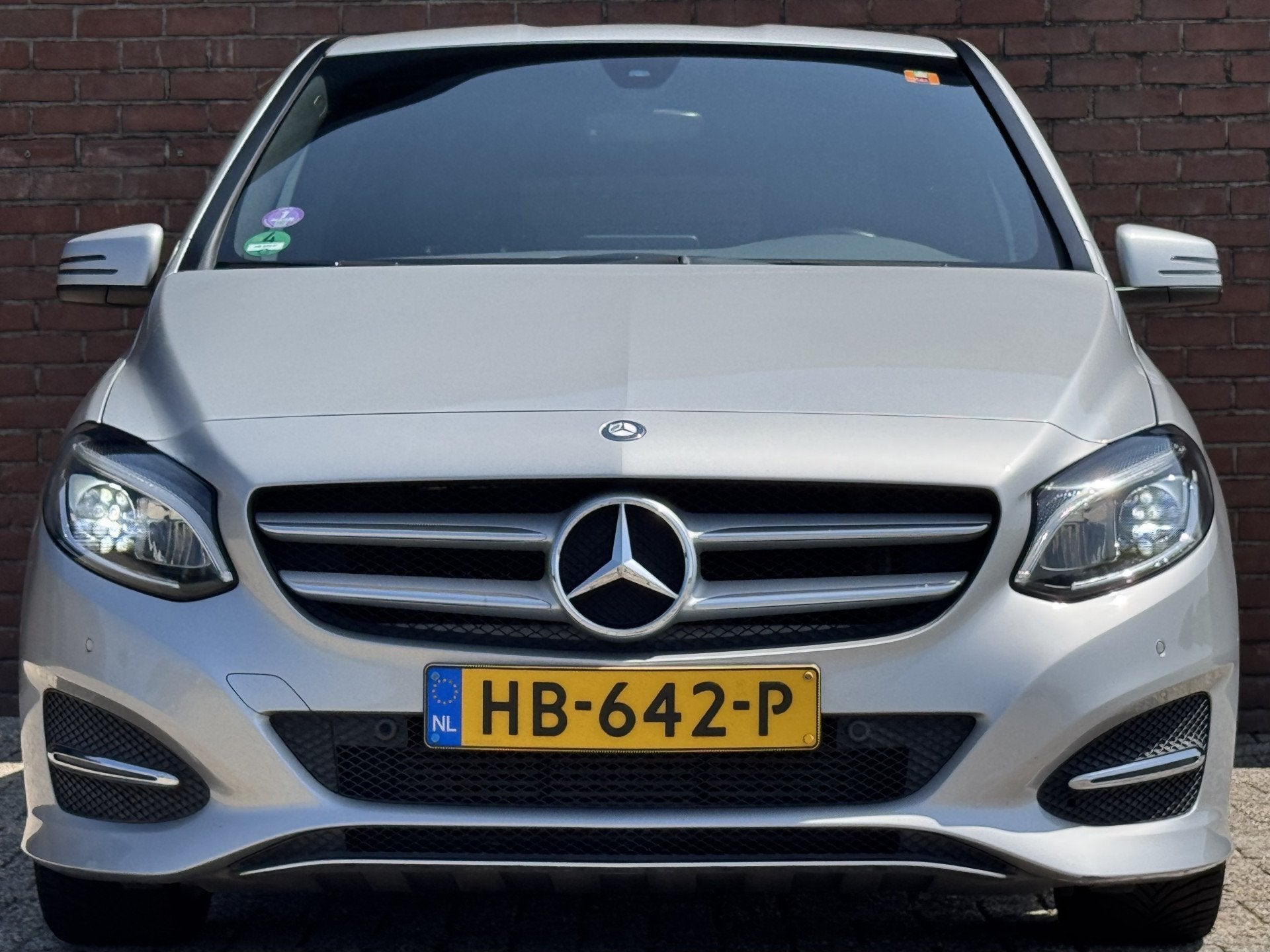 Mercedes-Benz B-Klasse 180 PRESTIGE | NL-AUTO! | LEDER!, Auto's, Voorwielaandrijving, Gebruikt, 4 cilinders, 122 pk