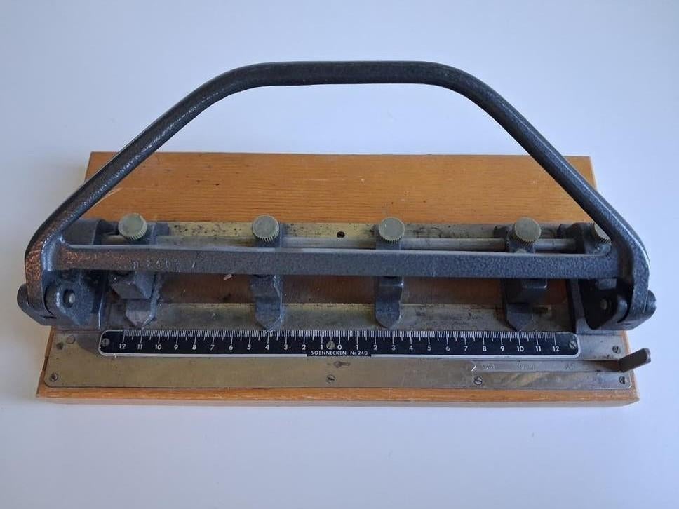 Vintage Soennecken No. 240 Perforator - Zeldzaam, Antiek en Kunst, Ophalen of Verzenden