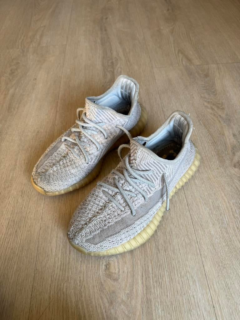 adidas Yeezy Boost 350 V2 "Synth (Reflective)", Ophalen of Verzenden, Sneakers of Gympen, Roze, Gedragen
