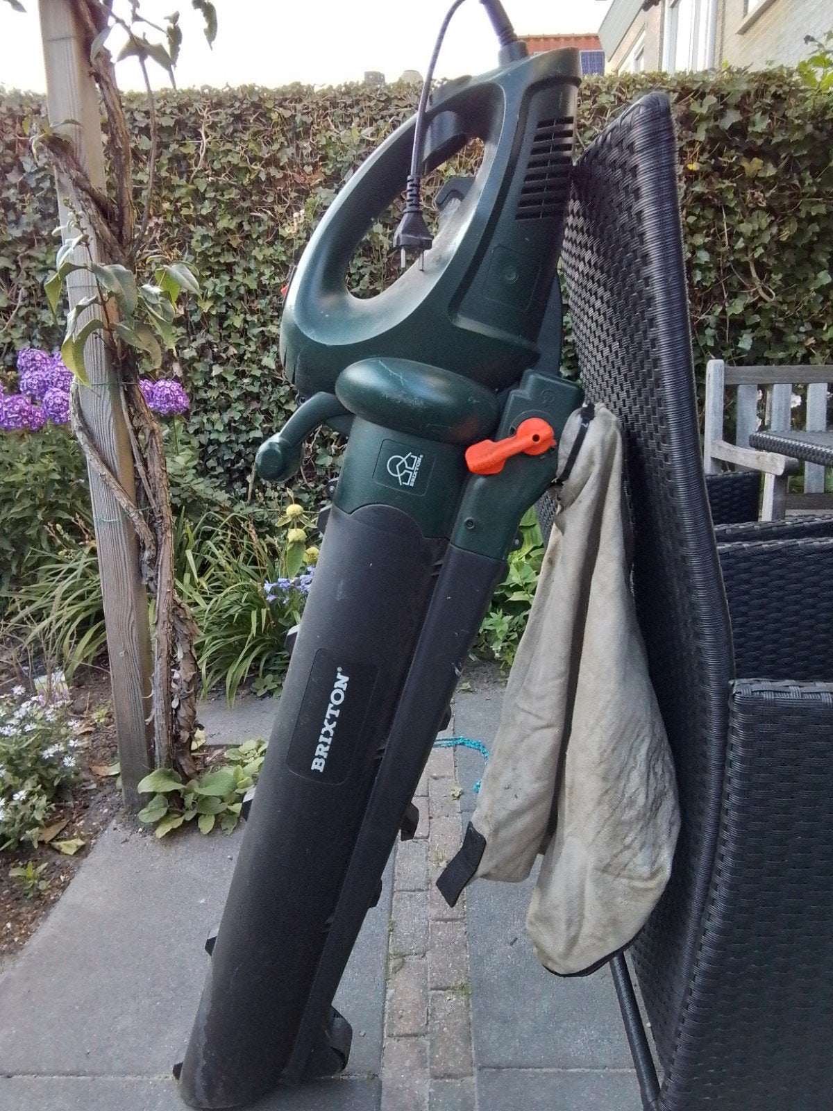 Brixton BB-5504 Bladblazer/Bladzuiger 2200W, Tuin en Terras, Bladblazers, Ophalen, Gebruikt, Met opvangzak, Brixton