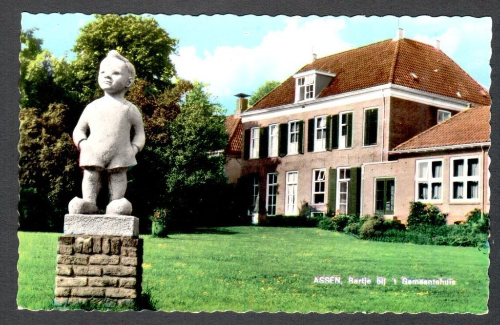 Oude ansicht - ASSEN - Bartje bij 't Gemeentehuis - Dr., Verzamelen, Ansichtkaarten | Nederland, Ophalen of Verzenden, 1940 tot 1960