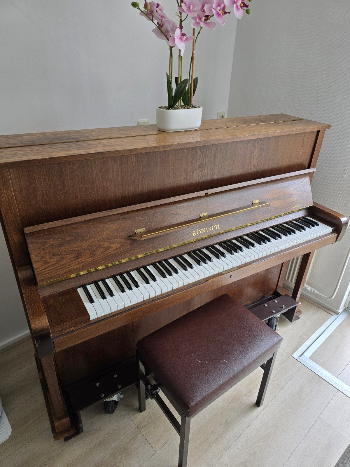 Originele Ronisch Piano - Goed Afgestemd met Wieltjes, Muziek en Instrumenten, Piano's, Ophalen, Gebruikt, Bruin, Piano