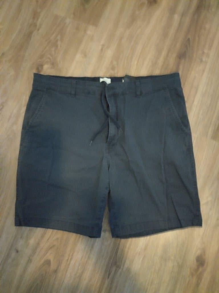 Korte broek van H&M, Kleding | Heren, Broeken en Pantalons, Verzenden, Gedragen, Maat 56/58 (XL), H&M