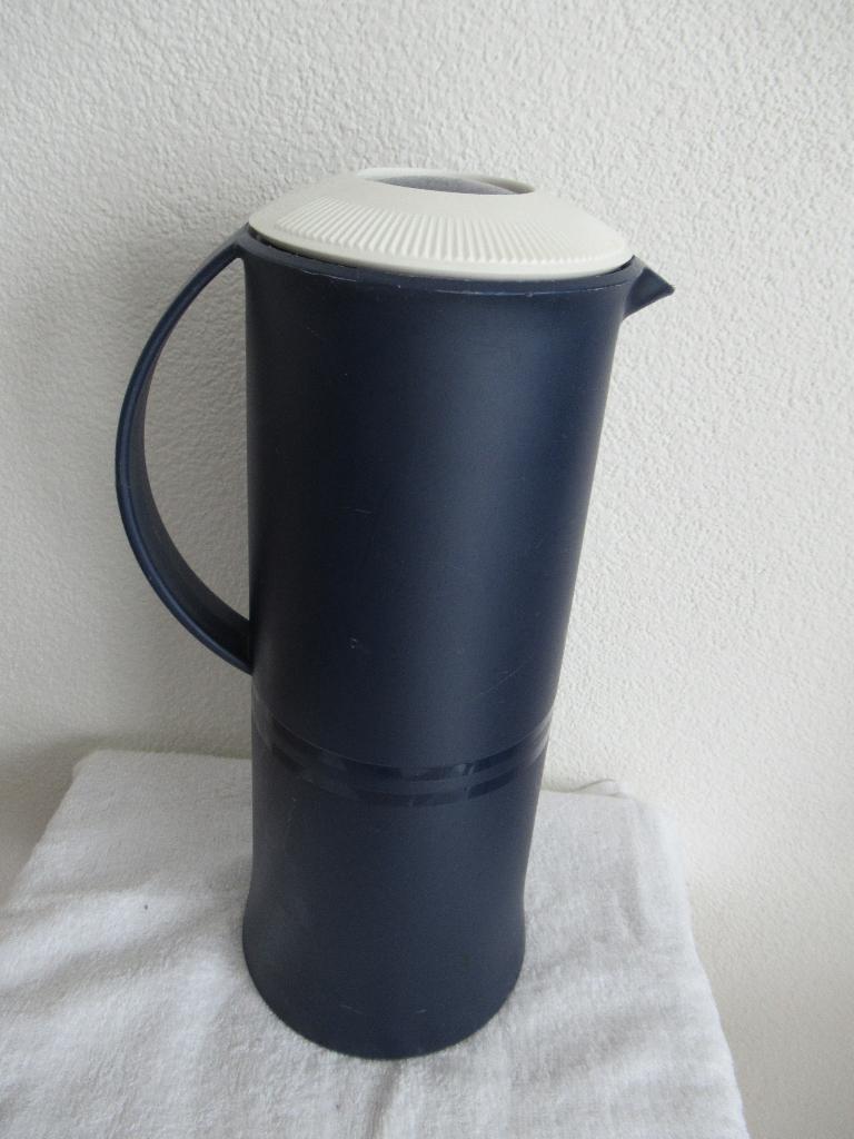 tupperware thermoskan , koffie / theekan 1 liter, Ophalen of Verzenden, Gebruikt, Blauw, Overige typen