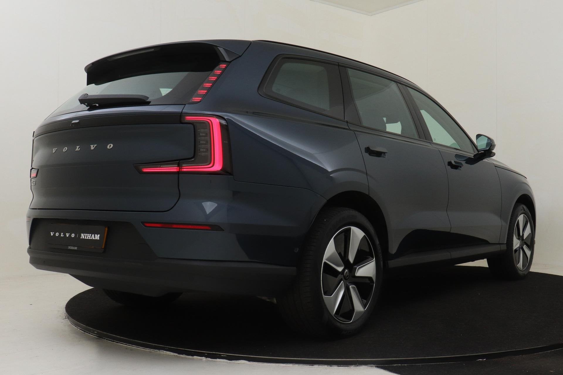 Volvo EX90 SINGLE MOTOR CORE 7P. 104 kWh -PANO.DAK|360°CAM|, Auto's, Automaat, Achterwielaandrijving, Gebruikt, Blauw