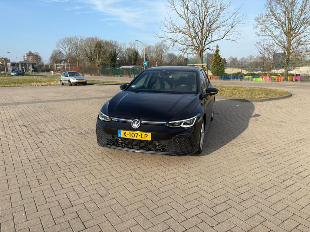 Volkswagen Golf 1.4 Ehybrid 204pk DSG 2021 Zwart, Stof, Parkeerassistent, Zwart, Zwart