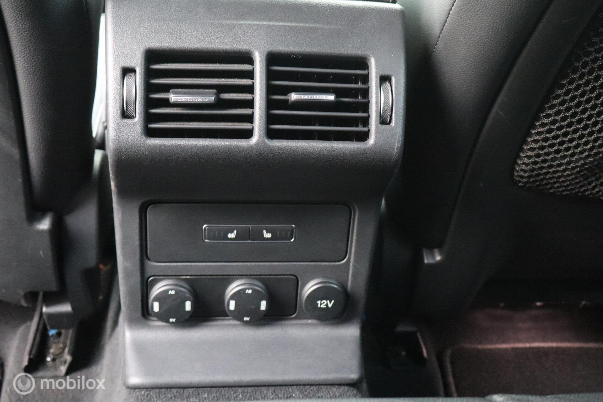 Foto 24 van Jaguar F-Pace 2.0 R-Sport AWD 20d