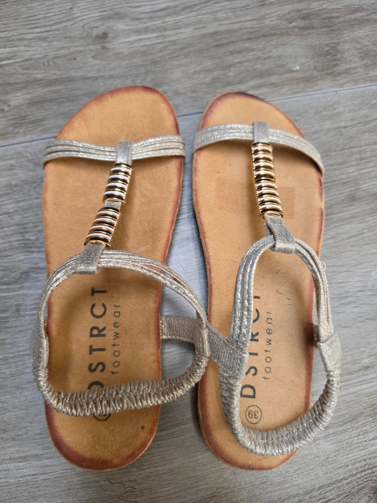 Gouden sandalen maat 39 - DSTRCT footwear, Overige kleuren, DSTRCT footwear, Gedragen, Sandalen of Muiltjes
