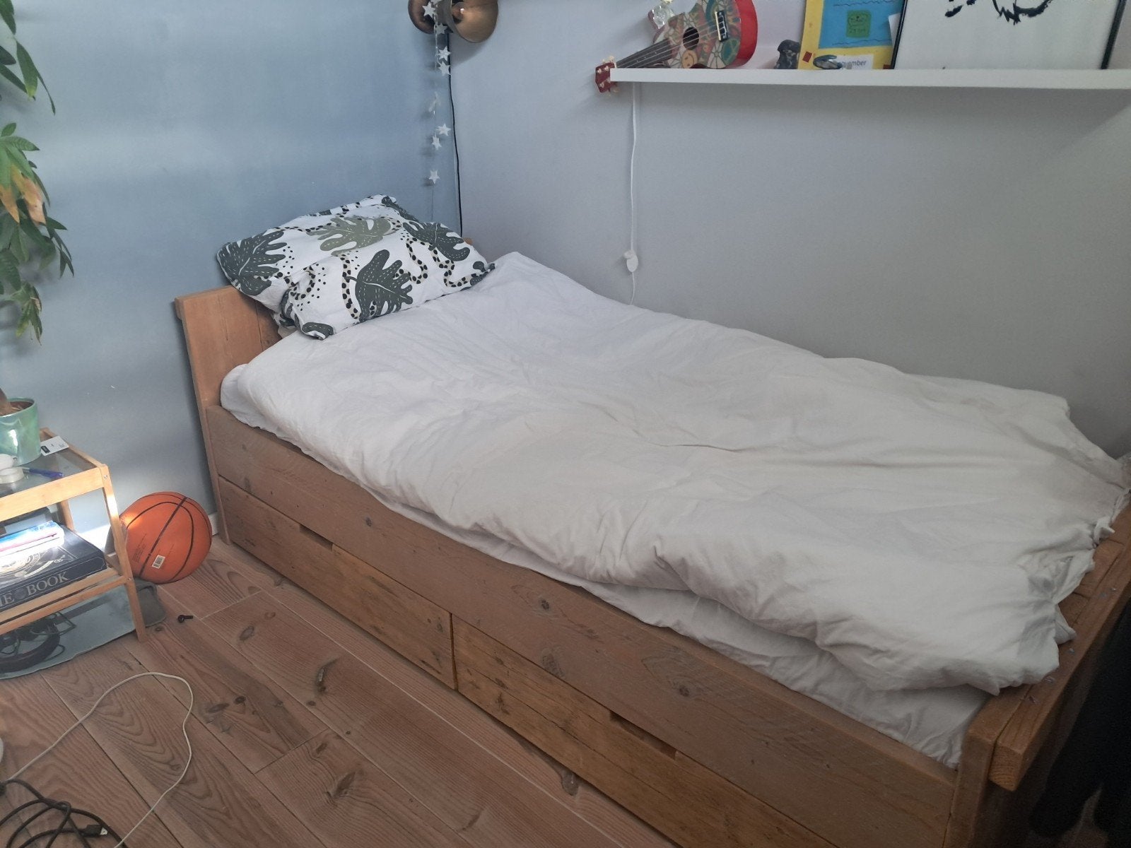 Stevig houten eenpersoonsbed met opberglades, Ophalen, 90 cm, Eenpersoons, Bruin
