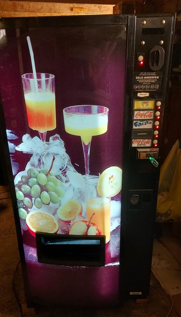 frisdrankautomaat met blikjes, Verzamelen, Automaten | Overige, Ophalen, Gebruikt