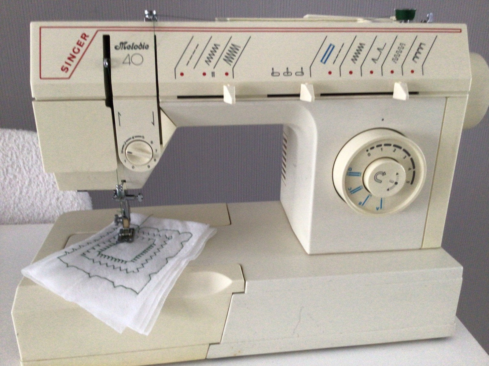 SINGER NAAIMACHINE,werkt perfect, Ophalen, Zo goed als nieuw, Naaimachine, Singer