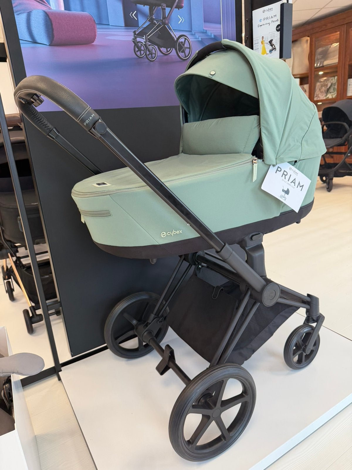 Showmodel Cybex Priam 4 Kinderwagen Leaf Green - Matt Black, Ophalen, Zo goed als nieuw, Overige merken