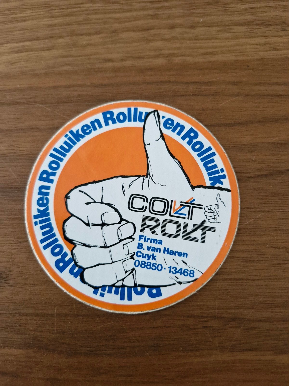 11296 Vintage sticker: Colt Rolt Rolluiken B. van Haren Cuyk, Verzamelen, Stickers, Ophalen of Verzenden, Gebruikt, Bedrijf of Vereniging