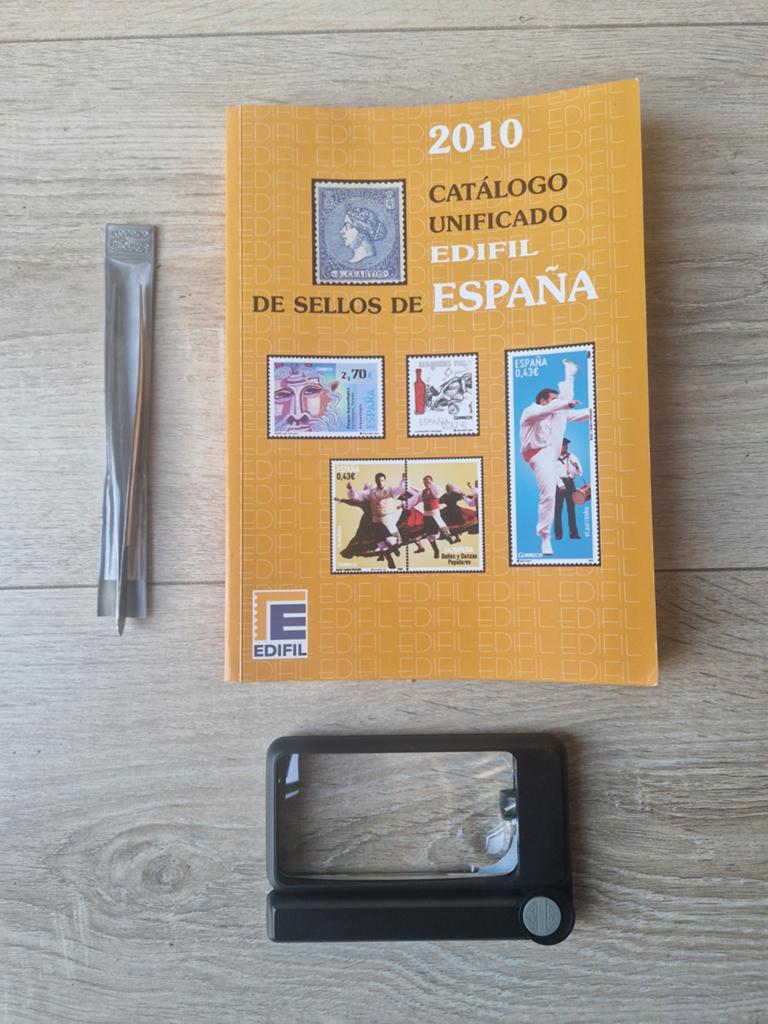 Postzegels boek Spanje met vergrootglas en pincet, Ophalen of Verzenden, Verzamelalbum