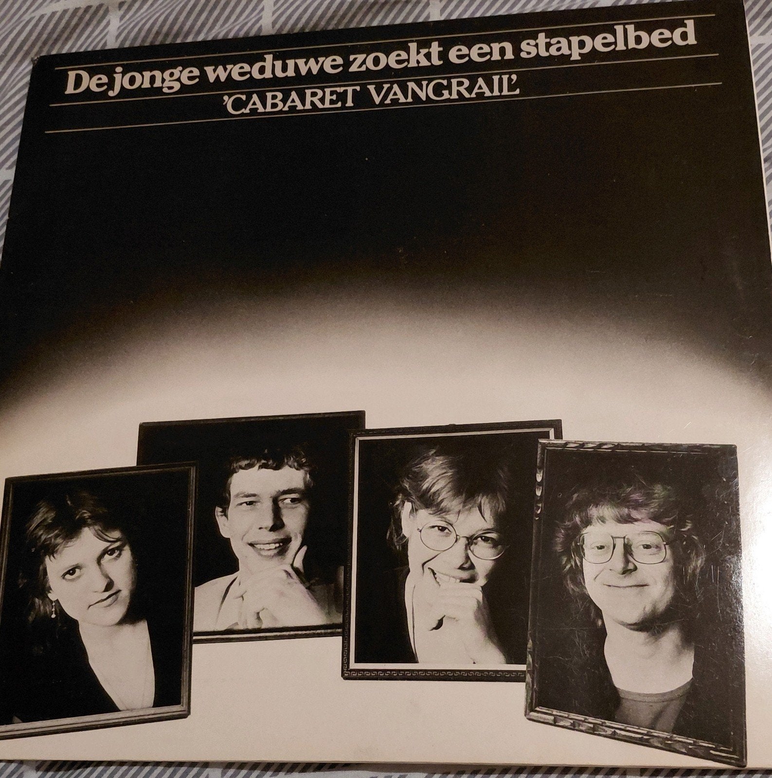 Cabaret Vangrail,De Jonge Weduwe Zoekt Een Stapelbed LP 1980, Gebruikt, Overige genres, Ophalen of Verzenden, 12 inch