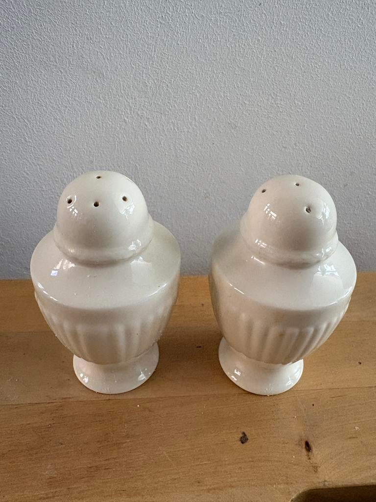 Wedgwood Edme Peper- en Zoutstel - Zo goed als nieuw, Huis en Inrichting, Keuken | Servies, Keramiek, Overige typen, Ophalen of Verzenden