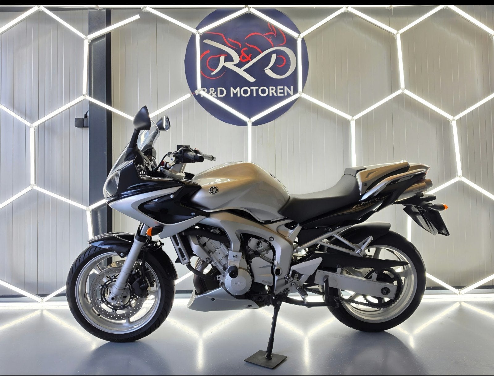 Yamaha FZ6 Fazer S2 - Sportieve Toermotor, Motoren, Motoren | Yamaha, Koolhovenlaan 101, 1119 NC Schiphol-Rijk, Nederland, 4 cilinders