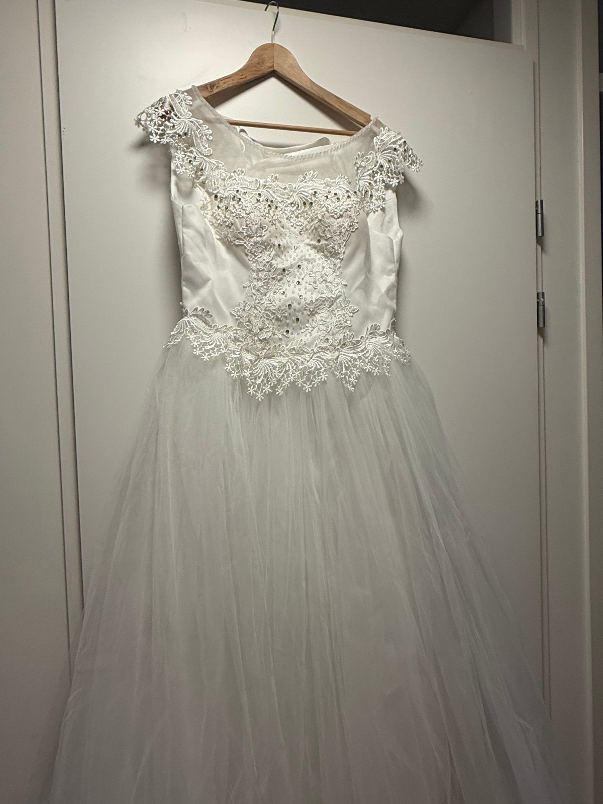 Prachtige witte bruidsmeisjesjurk met kant en tule, Ophalen, Nieuw, Wit, Trouwjurk