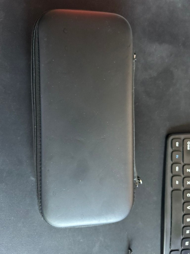 Nintendo Switch Oled met case, Spelcomputers en Games, Spelcomputers | Nintendo Switch, Ophalen, Zo goed als nieuw, Met 1 controller