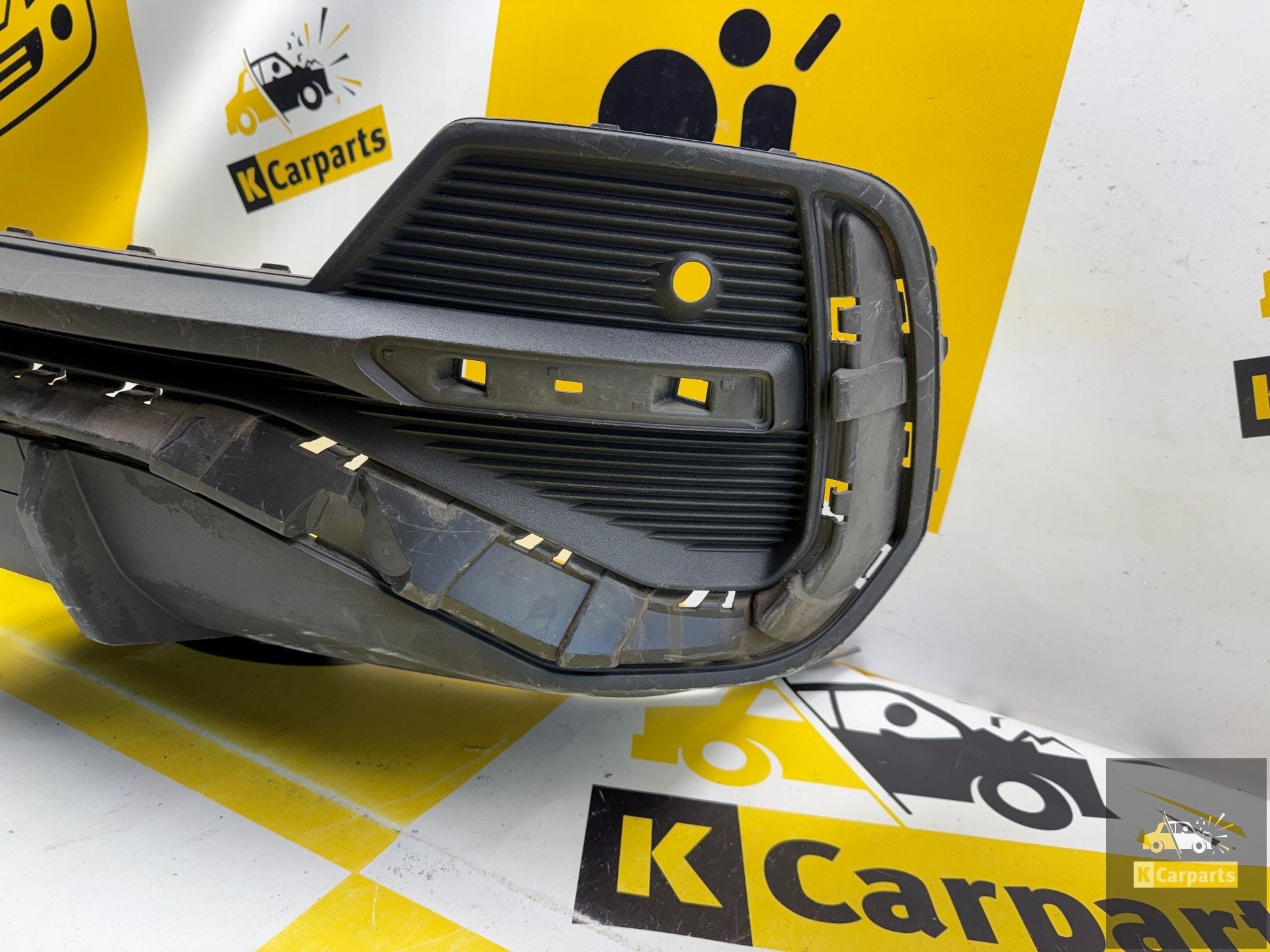 AUDI Q3 SPORTBACK ACHTERBUMPER DIFFUSER 83F8078521B, Gebruikt, AUDI AG, Auto-Union-Strasse 1
85045  Ingolstadt, DE, Bumper