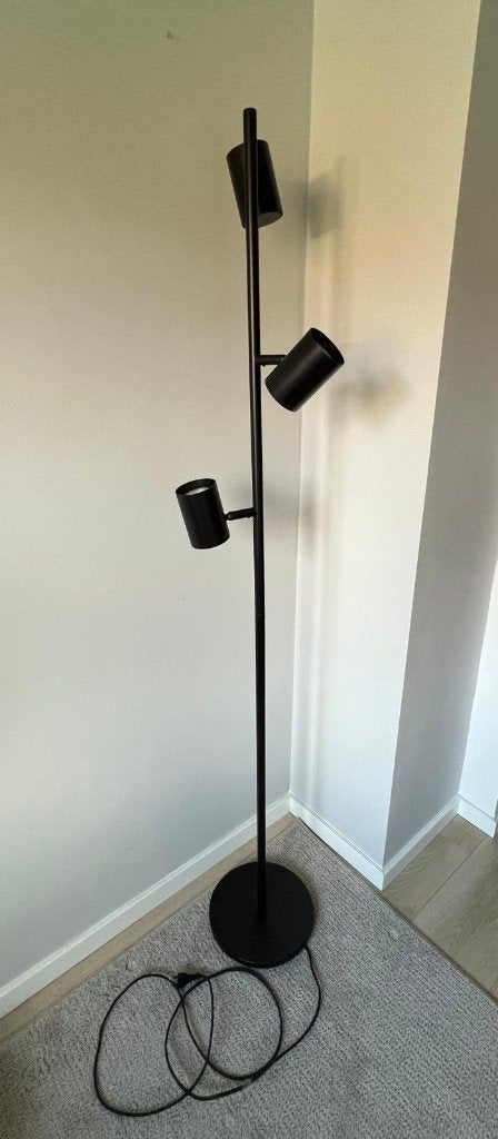 Staande Lamp met 3 spots, Huis en Inrichting, Ophalen, Zo goed als nieuw, Zwart metaal look, Metaal