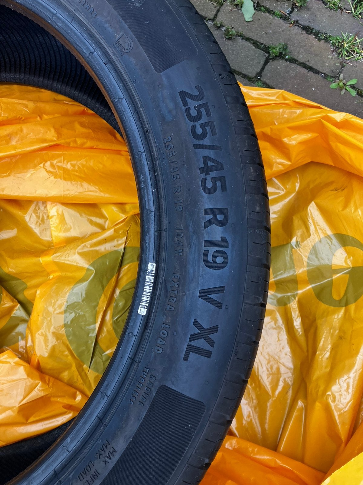 Continentaal eco contact 6 235/50r19, Ophalen, Gebruikt