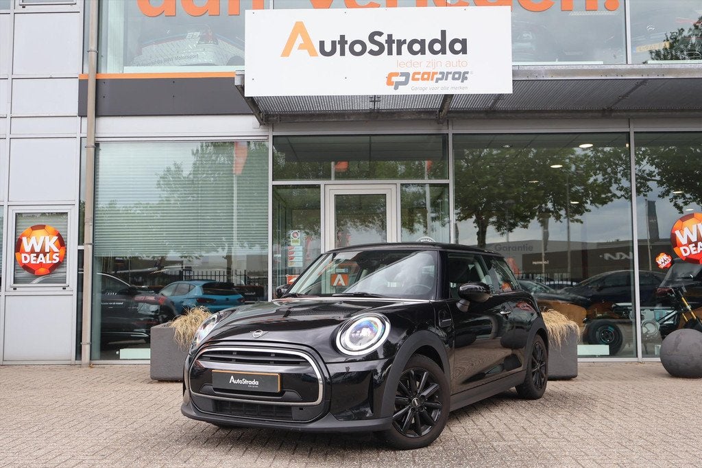 Mini Mini 3-Deurs (f56) 1.5 Business Edition 102pk | Automaa, Auto's, Mini, Gebruikt, Met garantie (alle), 4 stoelen, Leder en Stof