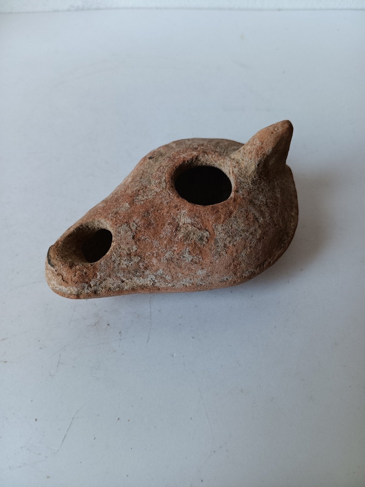 Authentieke Romeinse olielamp van aardewerk, Antiek en Kunst, Antiek | Keramiek en Aardewerk, Ophalen of Verzenden