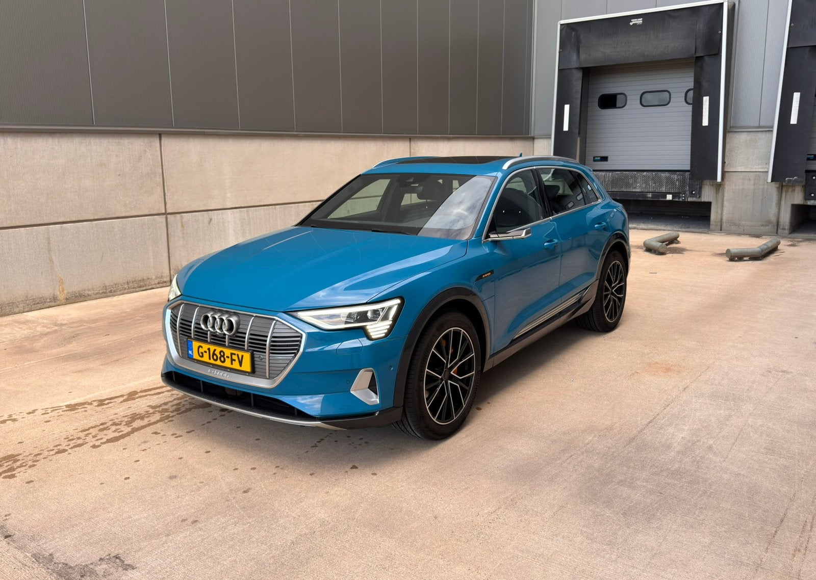 Audi e-tron 55 advanced Quattro 360pk 2019 Blauw, Auto's, Automaat, 1800 kg, Zwart, Blauw
