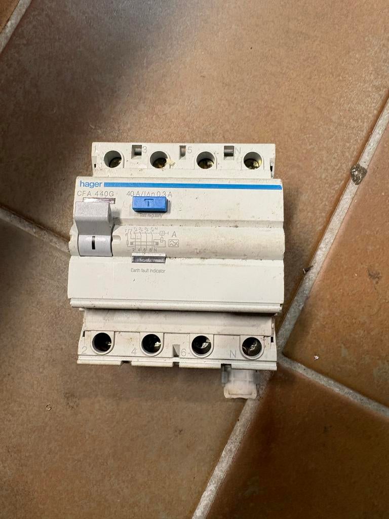 Hager CFA440G 40A 4-polige Aardlekschakelaar 300mA, Ophalen of Verzenden, Gebruikt, Overige typen