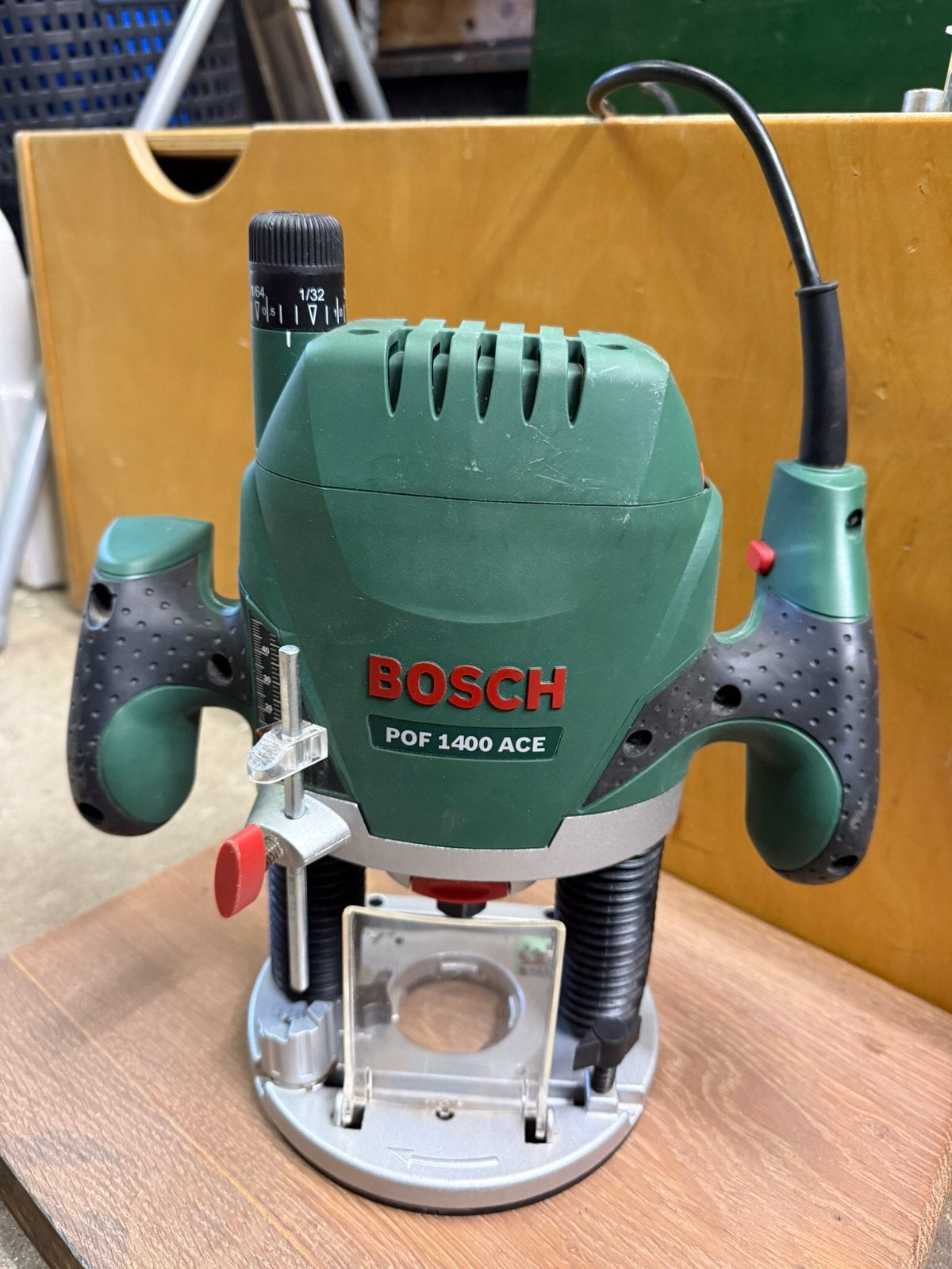 BovenFrees Bosch POF 1400 ACE, Ophalen, Zo goed als nieuw, Elektrisch, Bovenfrees