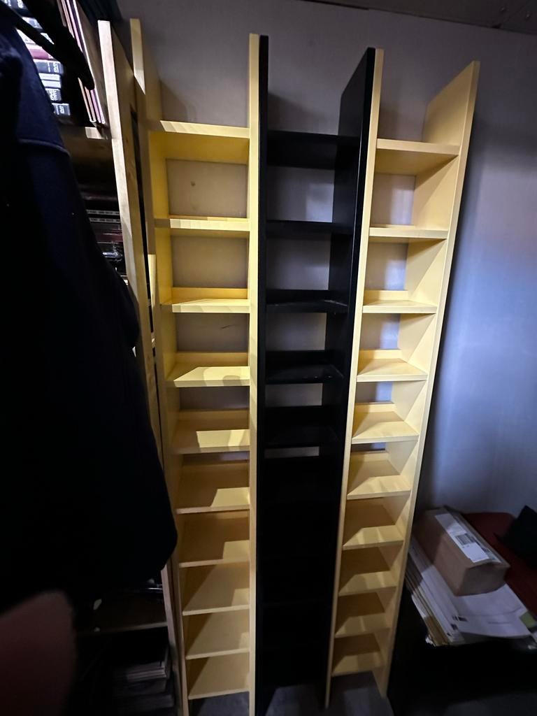3x Ikea CD/DVD Rekken - 2 Geel, 1 Zwart - Verstelbaar, Ophalen, Gebruikt, 150 discs of meer, Hout