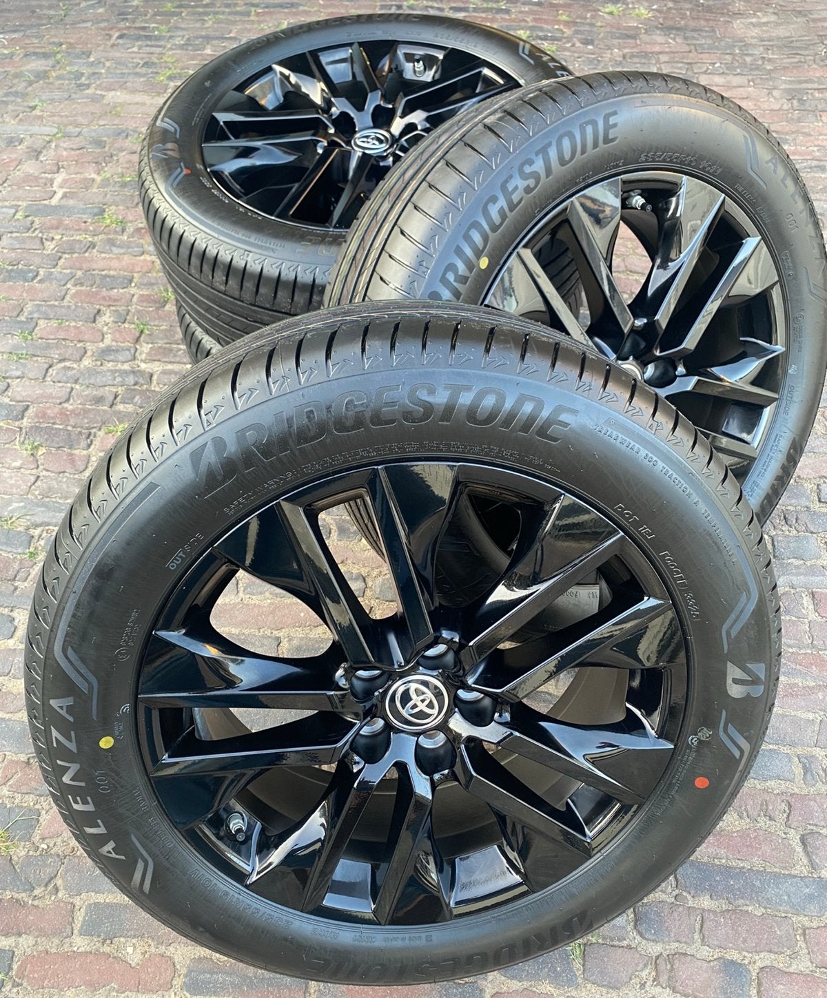 NIEUWE 19” Toyota Rav4 Black Edition velgen + NW Bridgestone, Auto-onderdelen, Banden en Velgen, 19 inch, Banden en Velgen, Nieuw