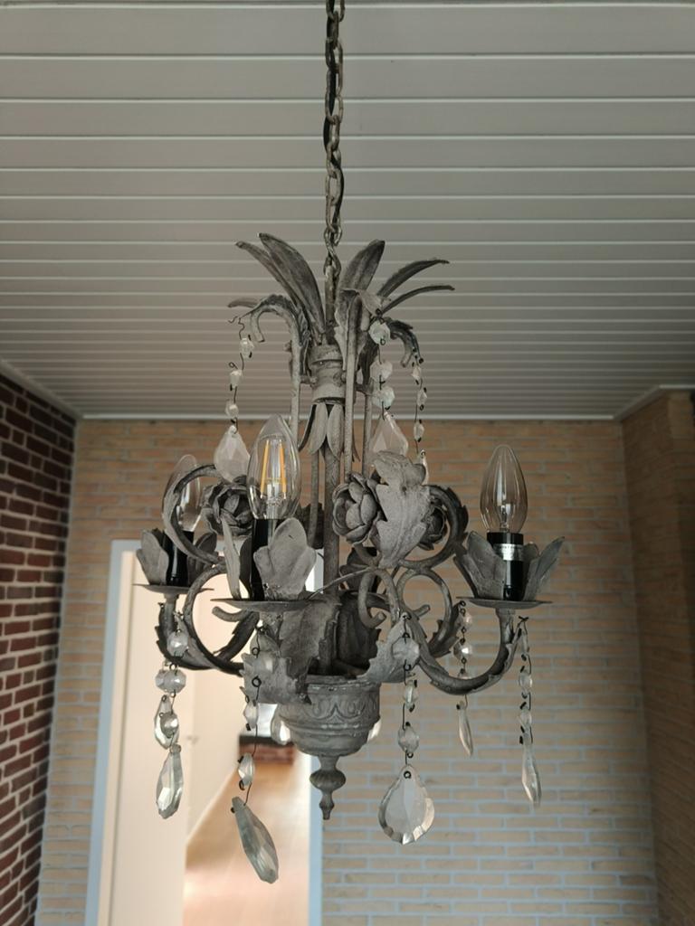 Antieke Kroonluchter met Kristallen en Bloemen, Ophalen of Verzenden, Gebruikt, Glas, Klassiek, Antiek, Romantisch