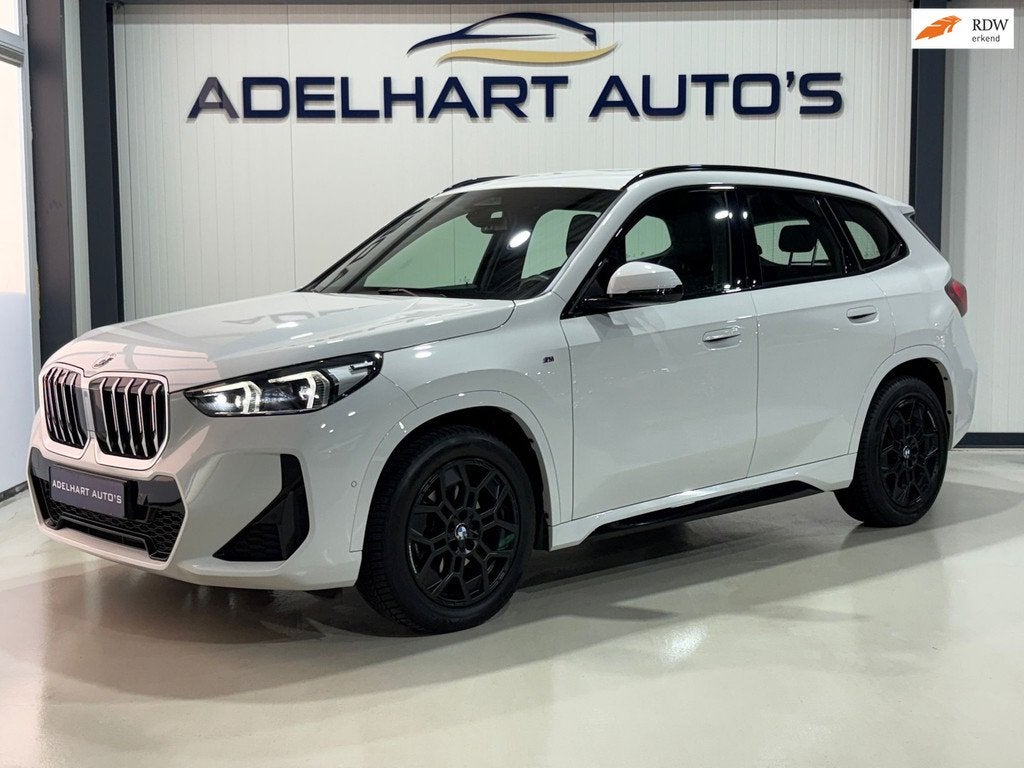 BMW X1 SDrive18i M Sport / Navigatie Full map / Camera / Led, 136 pk, Gebruikt, Zwart, Wit