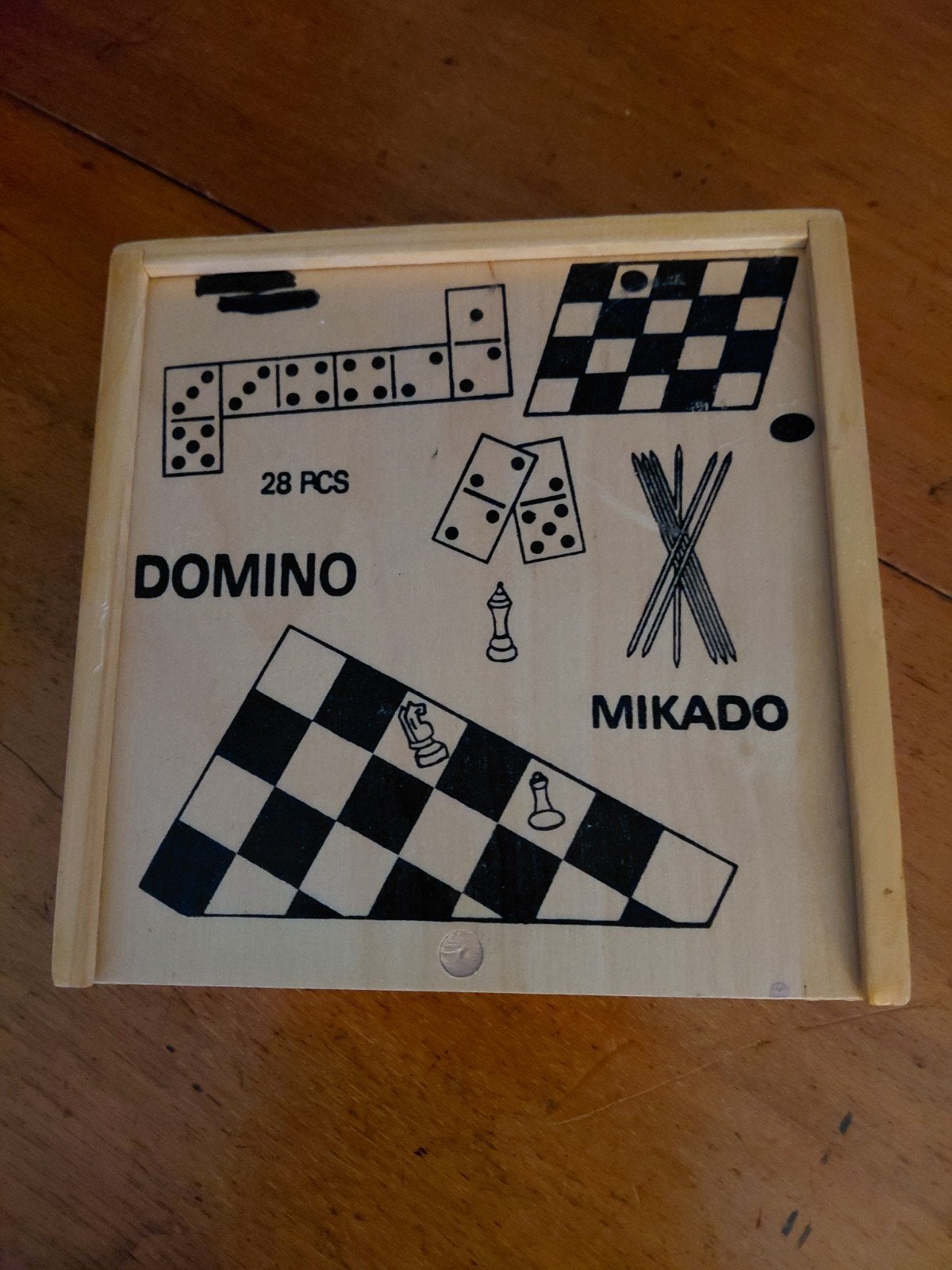 Houten Spellenbox: Domino, Mikado, Schaak & Dam, Een of twee spelers, Ophalen of Verzenden, Gebruikt, Reisspel