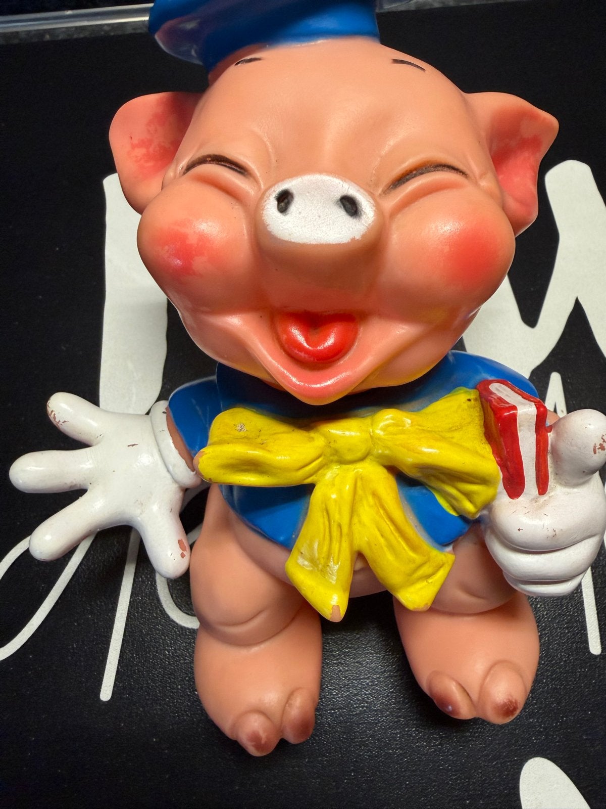 Vintage Walt Disney Productions pieppop, 3 kleine biggetjes, Ophalen of Verzenden, Overige figuren, Gebruikt, Beeldje of Figuurtje