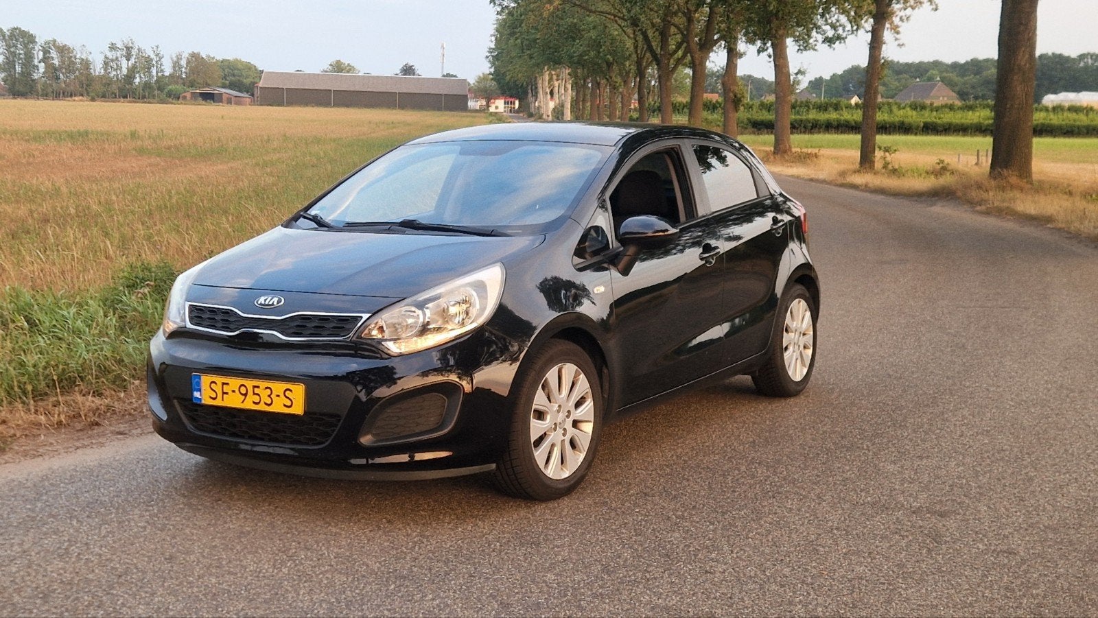 Kia Rio 1.2 Carplay 5 deurs airco, Voorwielaandrijving, Euro 5, Stof, Zwart