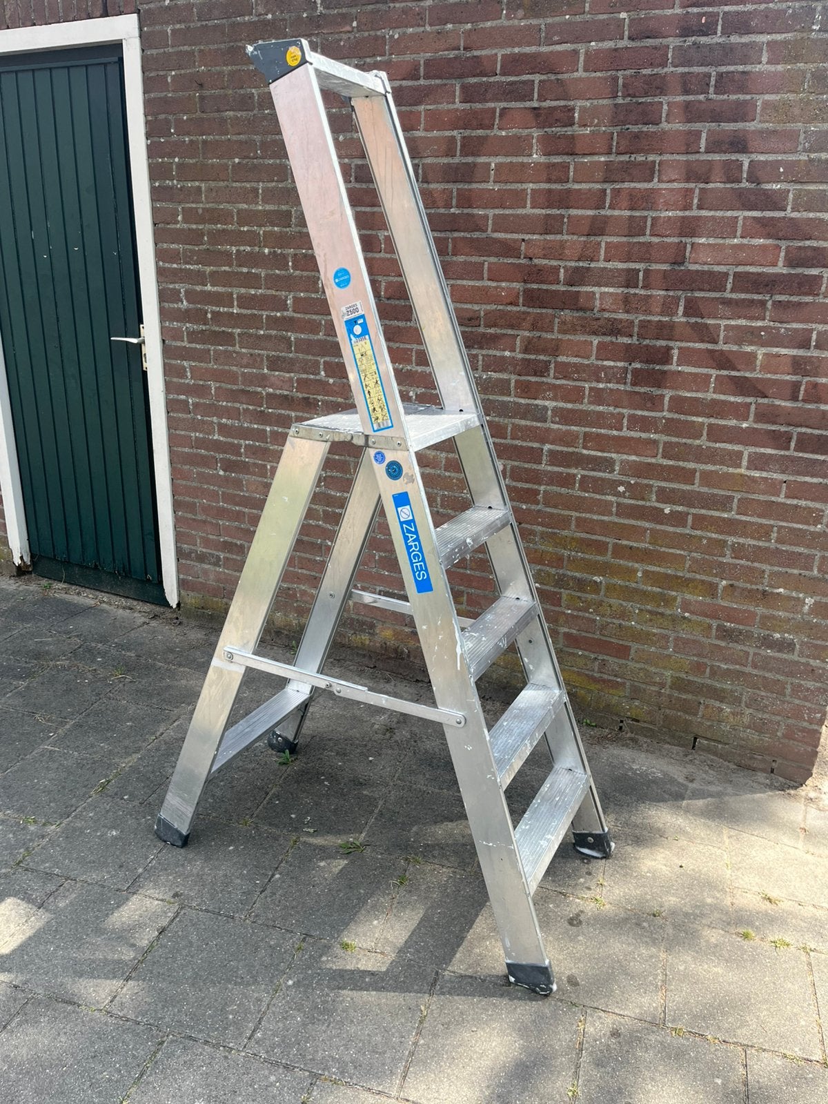 Zarges 40493 Z500 Seventec RC Trap enkelzijdig 5 tredes, Doe-het-zelf en Verbouw, Ophalen, Zo goed als nieuw, Ladder, Opvouwbaar of Inschuifbaar