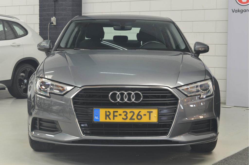 Audi A3 Limousine 1.5 TFSI CoD // 75.000 km // NAVI // ELECT, Auto's, Voorwielaandrijving, Gebruikt, Euro 6, 150 pk