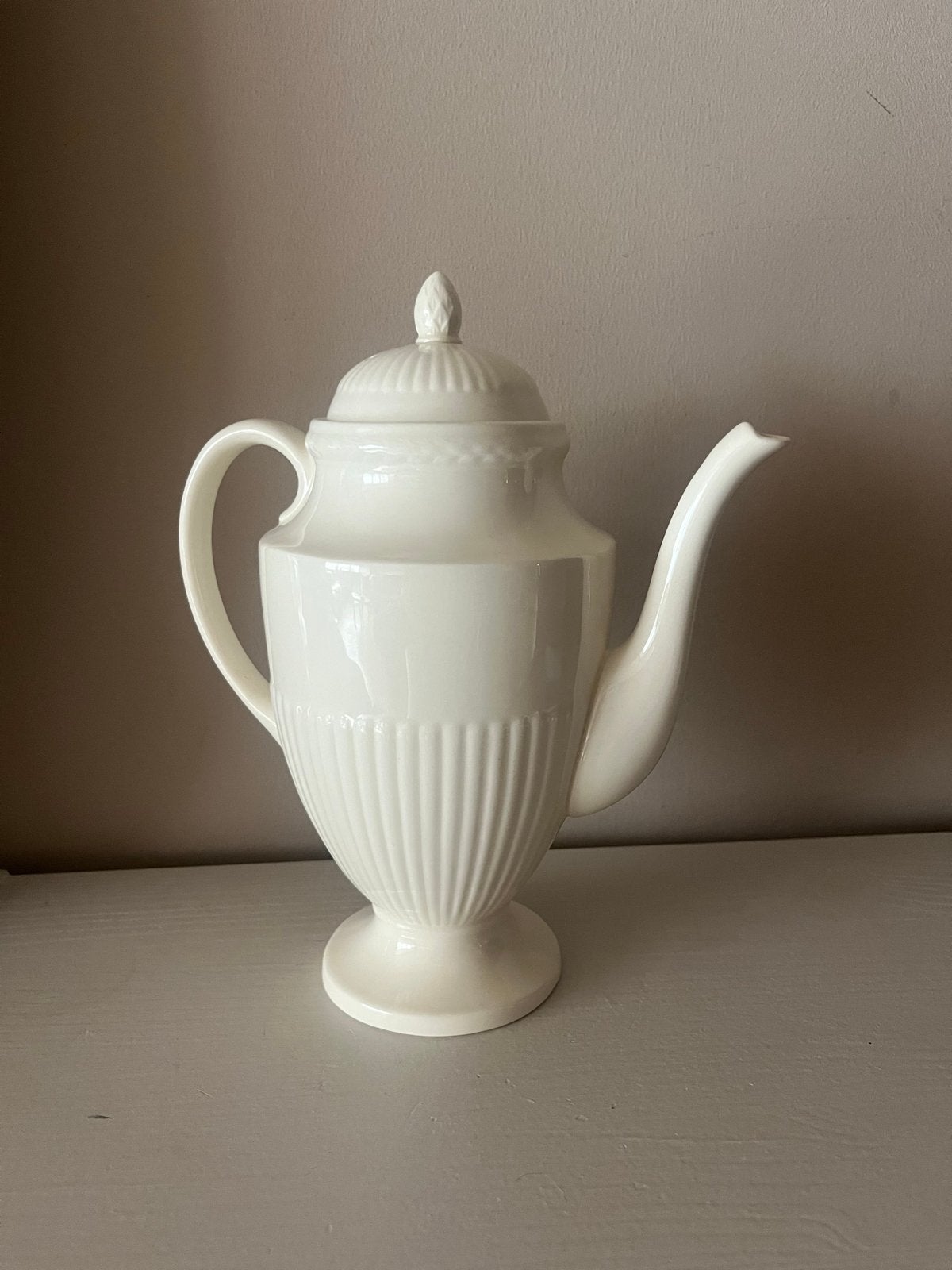 Wedgwood Edme Koffiepot - Klassiek en Elegant, Huis en Inrichting, Keuken | Servies, Klassiek, Overige typen, Ophalen of Verzenden