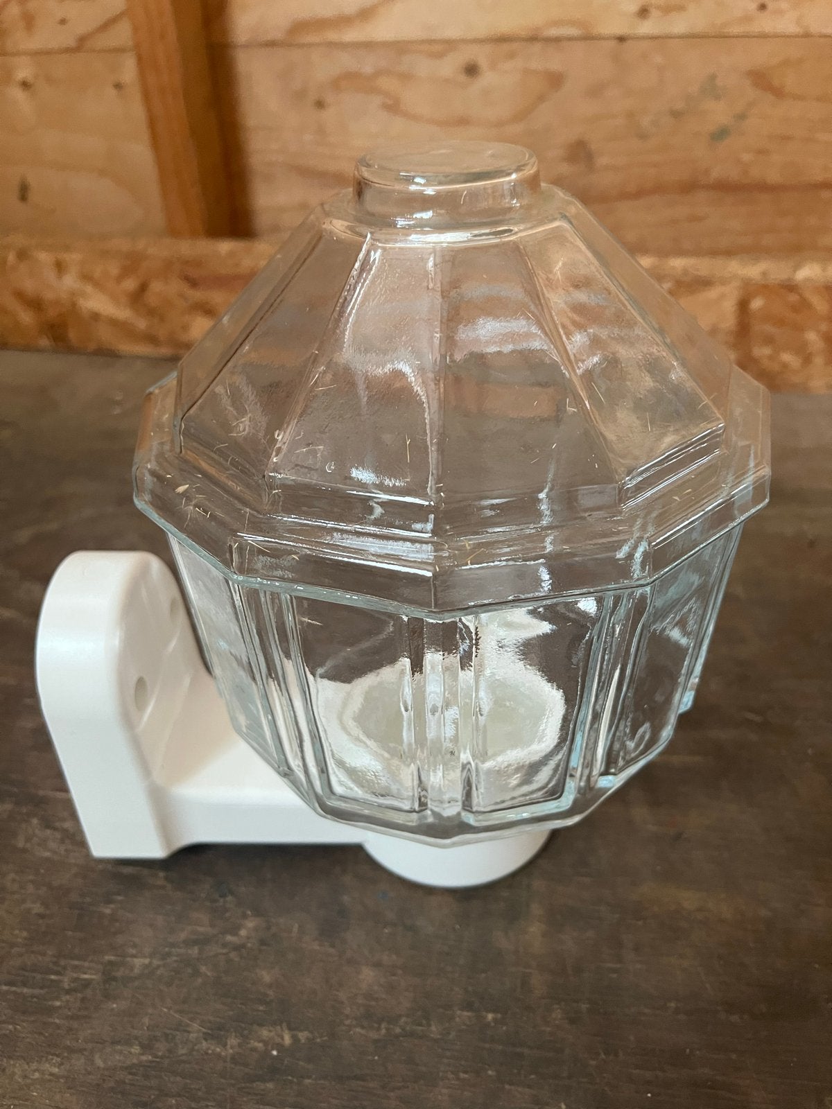 Buitenlamp met glazen bol en kunststof armatuur, Tuin en Terras, Ophalen, Gebruikt, Minder dan 50 watt, Wandlamp