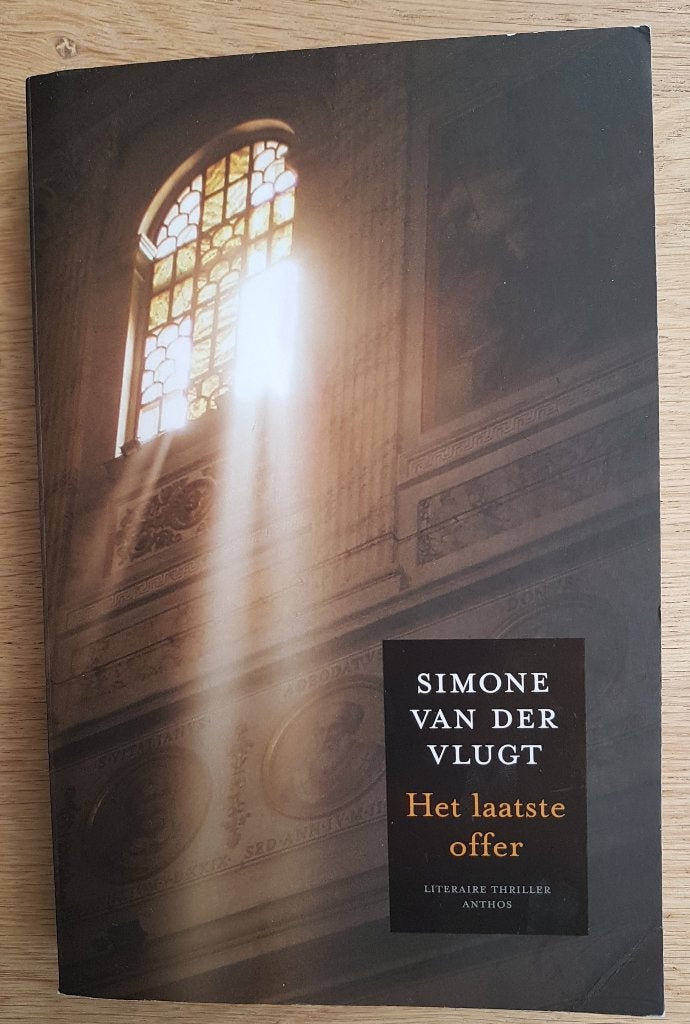 Simone van der Vlugt- Het laatste offer, Ophalen of Verzenden, Gelezen