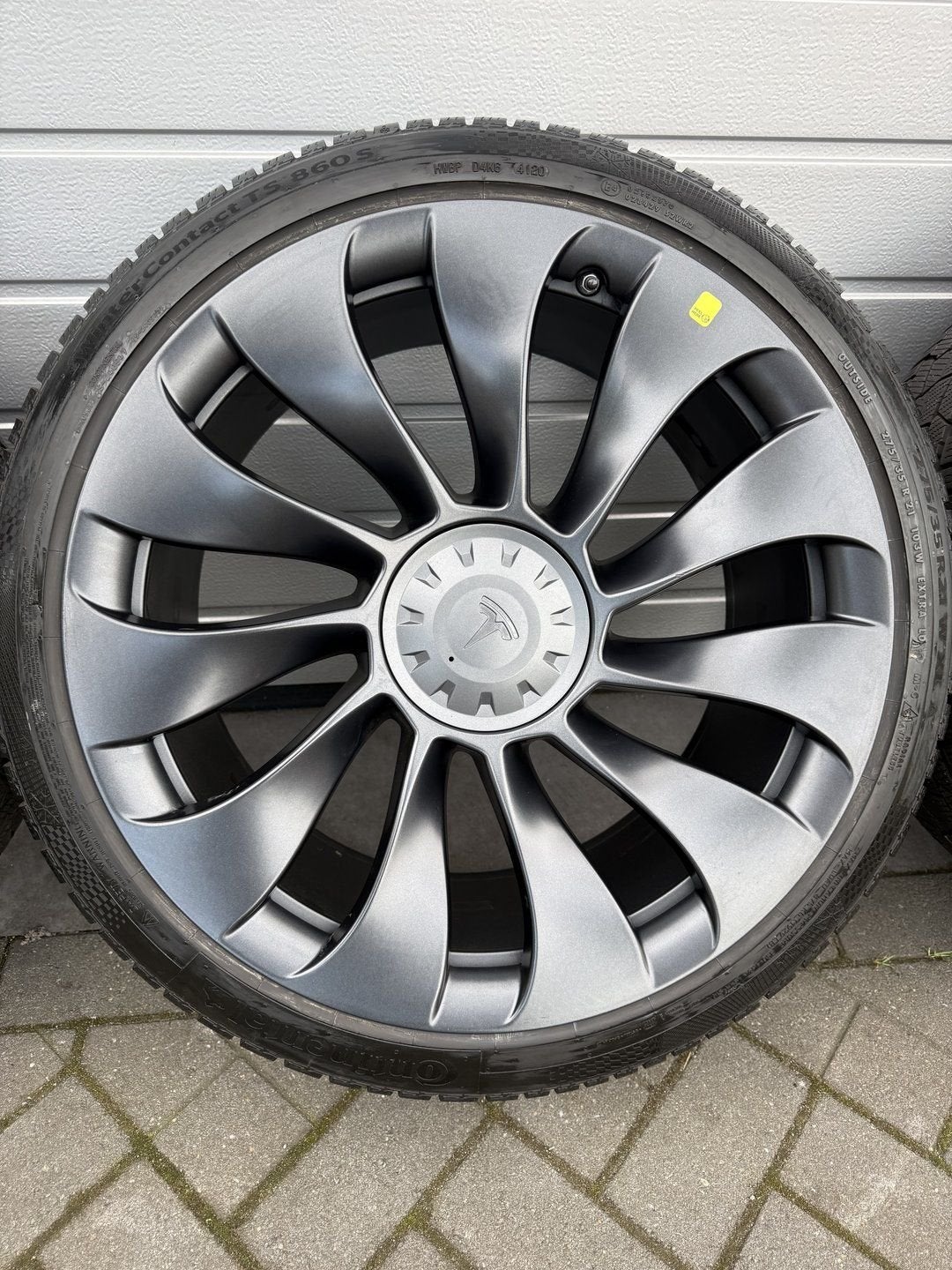 Foto 5 van 21 " Tesla Model Y velgen Performance sensoren winterbanden