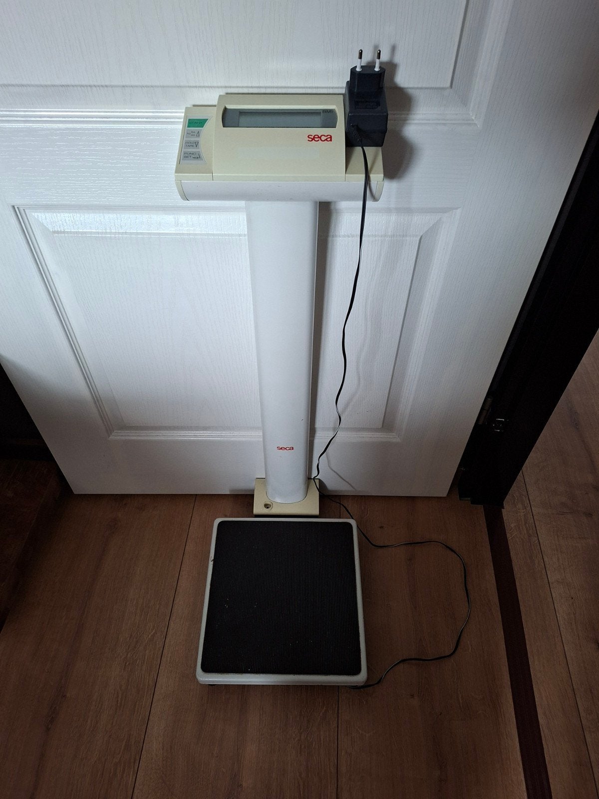 Seca 799 Digitale Kolomweegschaal met BMI-functie, Ophalen, 100 kg of meer, Personenweegschaal, Fijner dan 1 gram