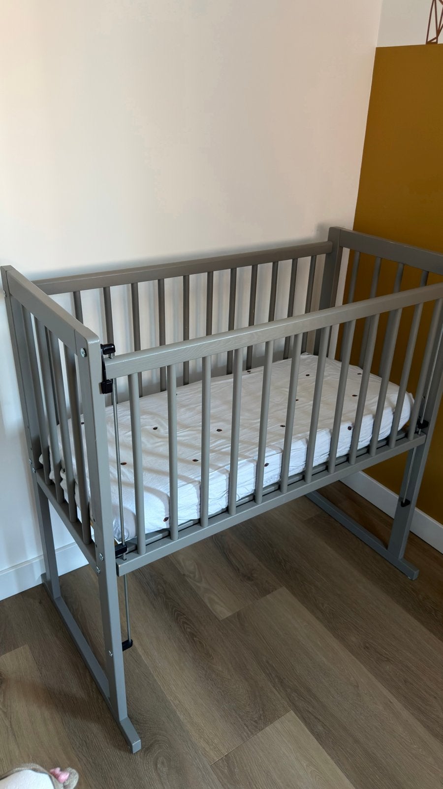 Petite Amélie Lily co-sleeper wieg aanschuifbedje, Zo goed als nieuw, Minder dan 140 cm, Minder dan 70 cm, Ophalen
