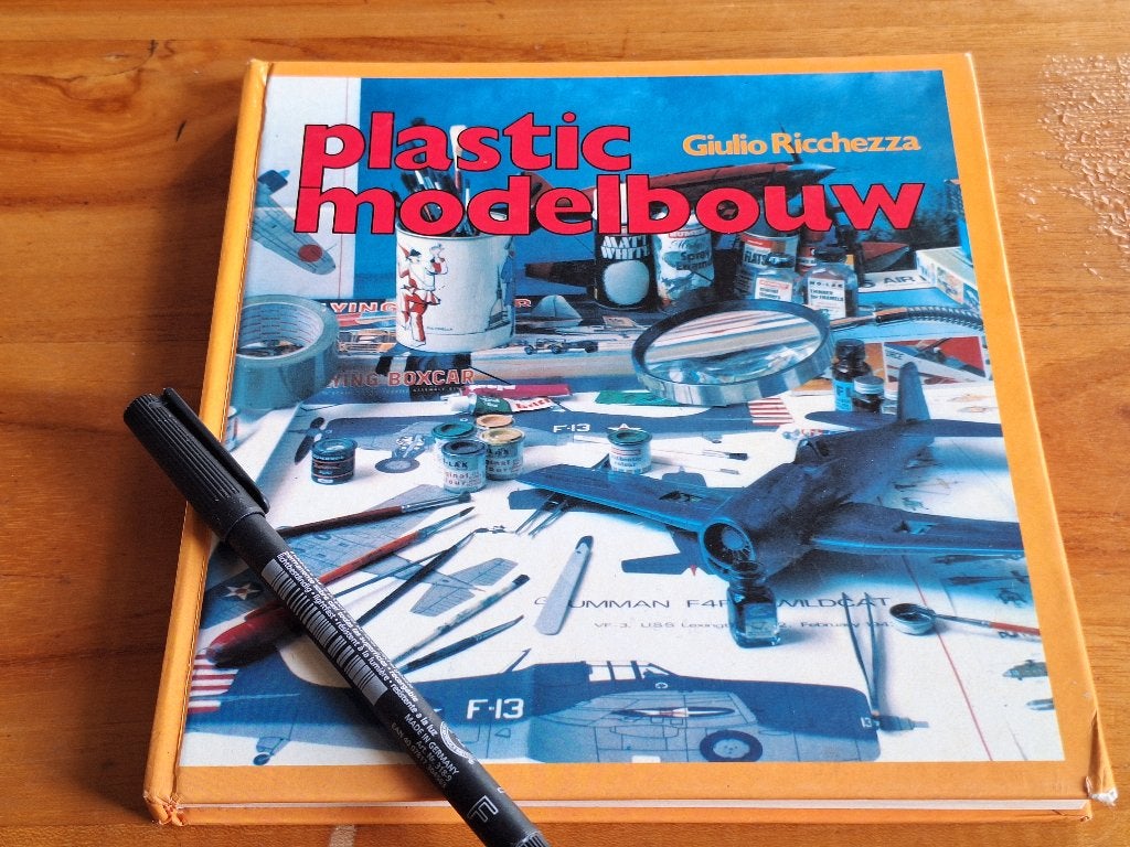 Plastic Modelbouw - Giulio Ricchezza - Boek over modelbouw, Gelezen, Niet van toepassing, Ophalen of Verzenden, Overige onderwerpen