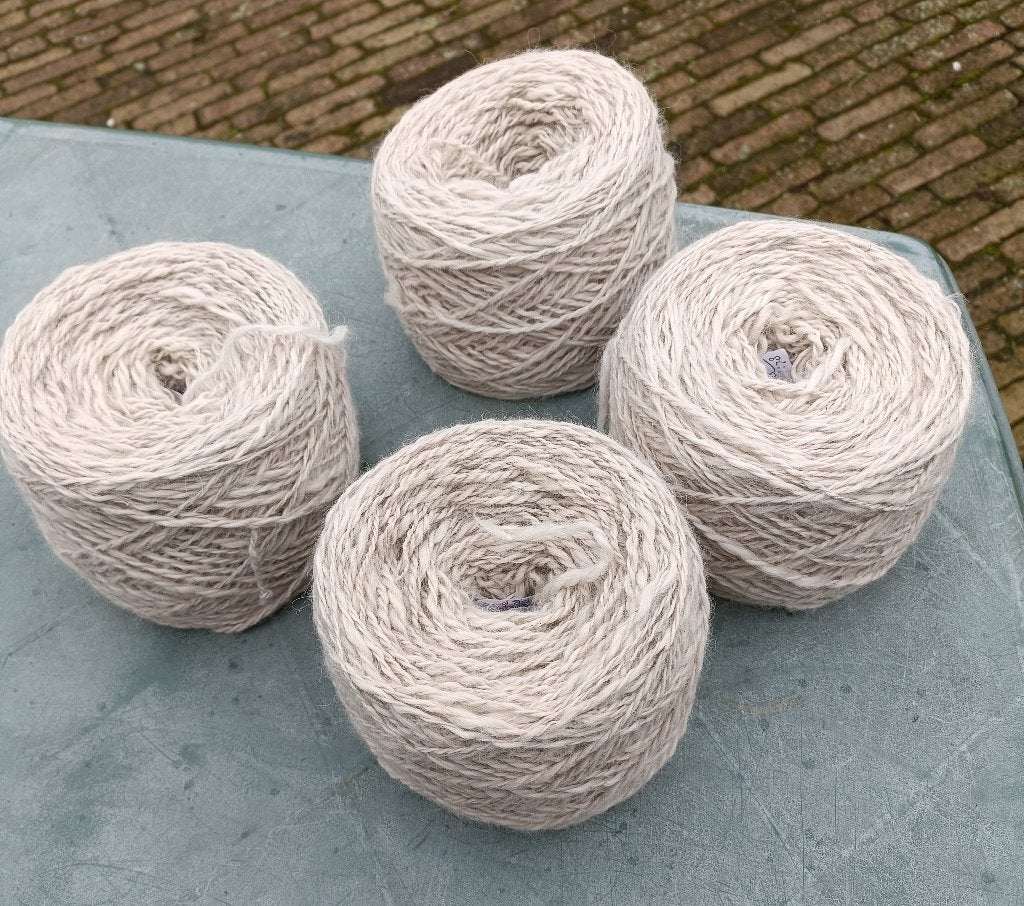 100% ALPACA getwijnd 2-draad wol Geen toevoeging 384gr (AW8), Ophalen of Verzenden, Nieuw, Breien of Haken, Wol of Garen